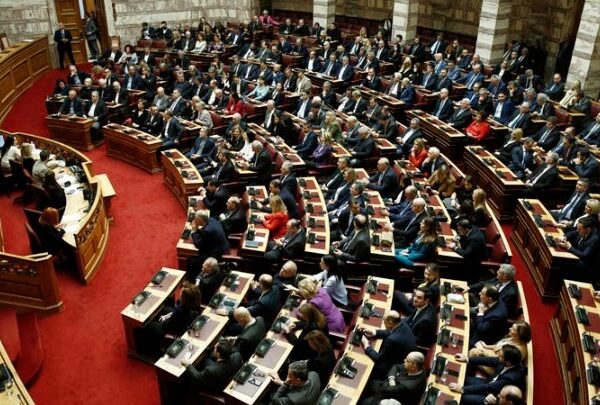 Live η προ ημερησίας συζήτηση στη Βουλή για τα Τέμπη – Μητσοτάκης:…