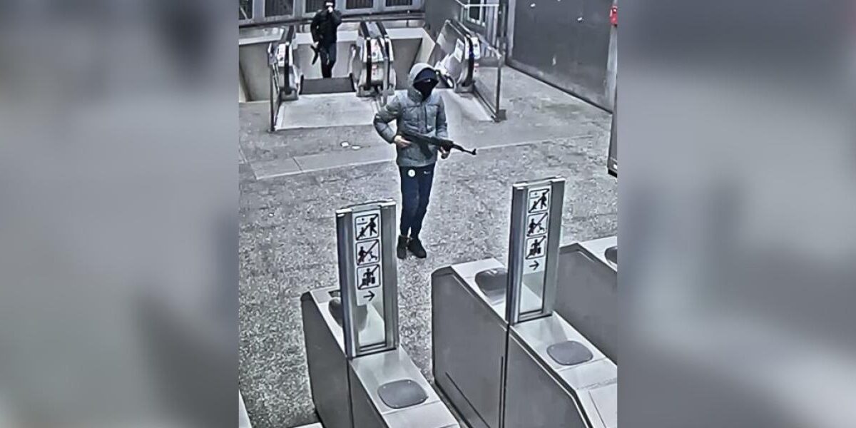 Βρυξέλλες: Πυροβολισμοί έξω από σταθμό του μετρό