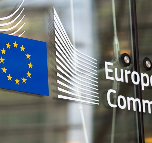 Κομισιόν: Θα αντιδράσουμε με σθένος αν ο Τραμπ μας επιβάλλει δασμούς –…