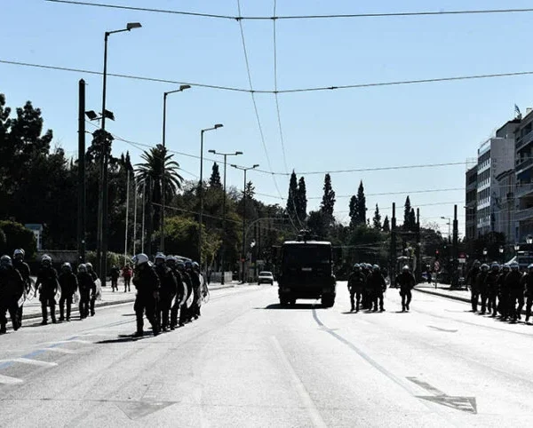 Τέμπη: «Φρούριο» η Αθήνα – «Αύρες» και 5.000 αστυνομικοί επί ποδός –…