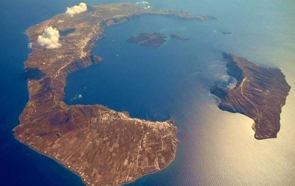 Συνολάκη για Κυκλάδες: Υπαρκτό το σενάριο έκρηξης του ηφαίστειου