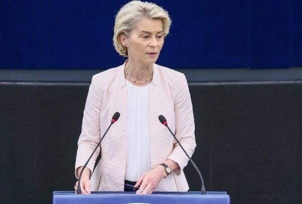 Ούρσουλα φον ντερ Λάιεν: «Έχουμε προτείνει μηδενικούς δασμούς για τα βιομηχανικά προϊόντα…