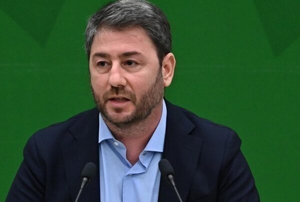 Ανδρουλάκης: Η πολιτική αλλαγή που ευαγγελίζομαι τελειώνει τα ολιγοπώλια