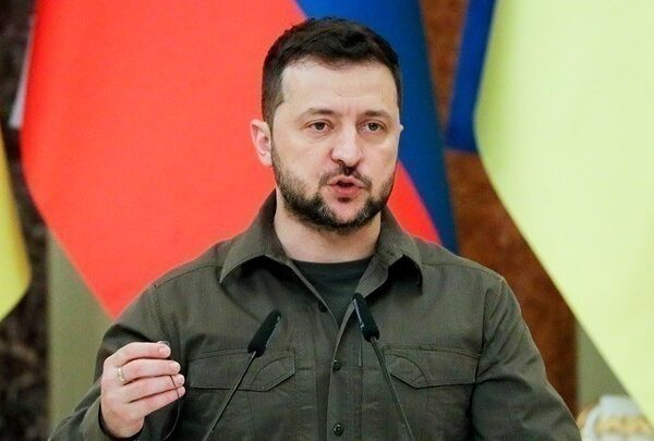 Ζελένσκι: Τρία χρόνια αντίστασης – Τρία χρόνια απόλυτου ηρωισμού των Ουκρανών