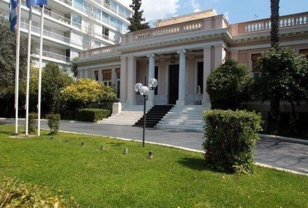 Μαξίμου προς Αλέξη Τσίπρα: «Κρείττον του λαλείν το σιγάν»