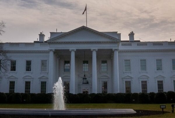 Λευκός Οίκος: Ο Τραμπ θα αποφασίσει για τις δασμολογικές πολιτικές&hellip;