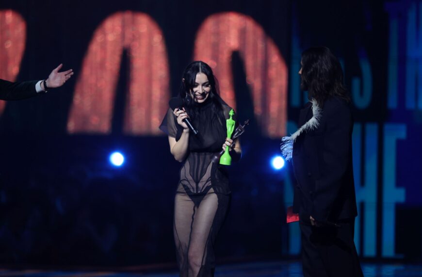 BRIT Awards 2025: Η Charli XCX σάρωσε τα βρετανικά μουσικά βραβεία