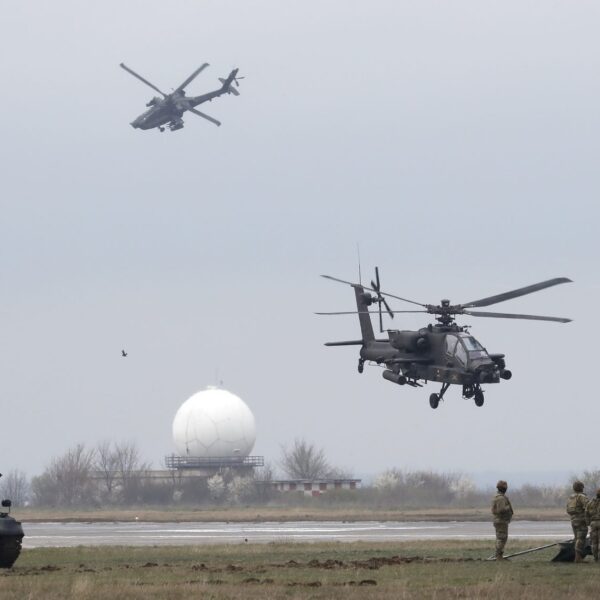 Ο Έλον Μασκ παγώνει τις προσλήψεις στις βάσεις του ΝΑΤΟ&hellip;