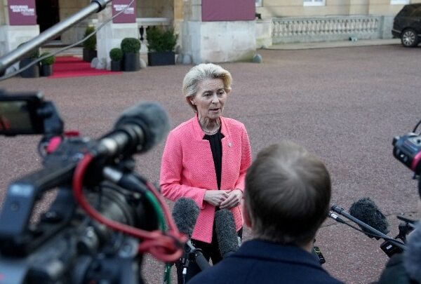 Φον ντερ Λάιεν: «Η Ευρώπη πρέπει επειγόντως να&hellip;