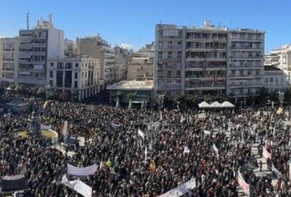 Πάτρα: Μαζικό φοιτητικό και μαθητικό συλλαλητήριο για το πολύνεκρο σιδηροδρομικό δυστύχημα των…