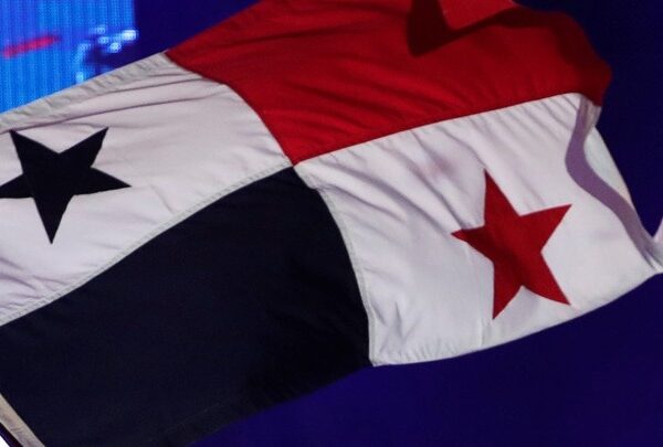 Ο Παναμάς θα υπερασπιστεί «σθεναρά» την «εθνική κυριαρχία» του έναντι των ΗΠΑ