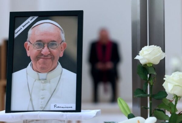 Συγκινητικά μηνύματα από τον κόσμο του Χόλυγουντ για τον θάνατο&hellip;