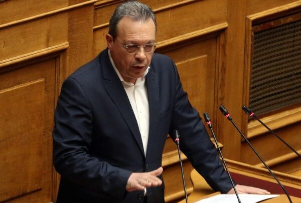 Φάμελλος: Ο κ. Μητσοτάκης επέλεξε να «γελοιοποιηθεί», γιατί «δεν άντεχε…