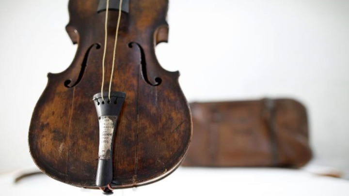 Βιολί από την ταινία «Τιτανικός» πωλείται σε δημοπρασία