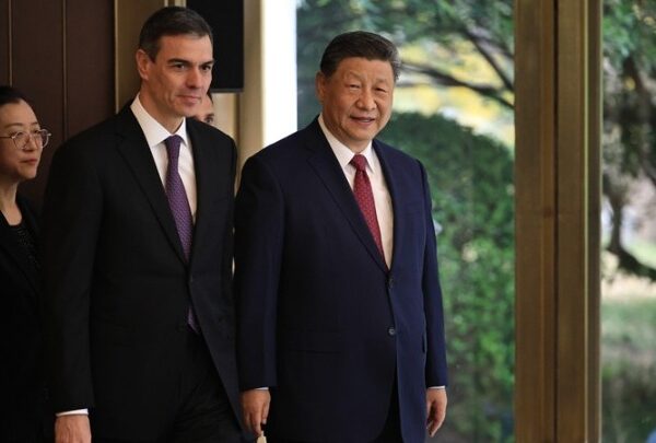 Σάντσεθ: Η Ισπανία ευνοεί μια πιο ισορροπημένη σχέση ΕΕ-Κίνας- Σι: Εμβάθυνση σχέσεων…