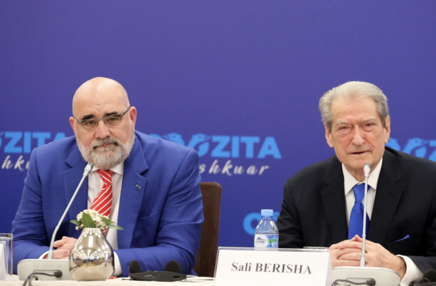Αλβανία: O «στρατηγός» του Τραμπ στο πλευρό του Μπερίσα για…