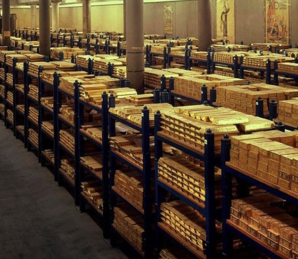 ΗΠΑ: Αγορά-ρεκόρ 600 τόνων χρυσού το 2025 – Τι φοβάται η Ουάσιγκτον;