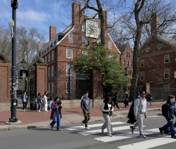 Και νέα σύγκρουση Ουάσινγκτον – Χάρβαρντ για τους ξένους φοιτητές: Τι πραγματικά&hellip;