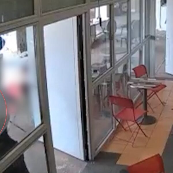 Η υπόθεση του επεισοδίου στο κυλικείο της Πολυτεχνειούπολης:&hellip;