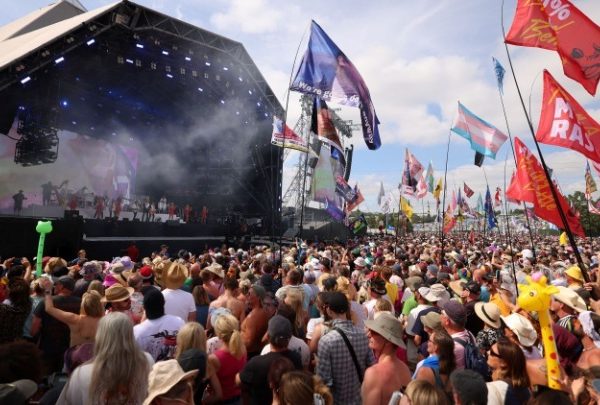 Ποινική έρευνα για τα συνθήματα υπέρ της Παλαιστίνης των Bob Vylan και Kneecap&hellip;