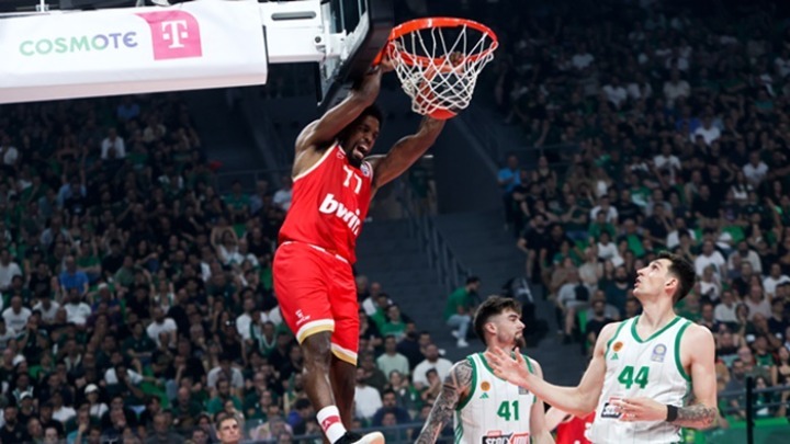 Ολυμπιακός: «Έσπασε» την έδρα με καταιγισμό τριπόντων και αγγίζει τον τίτλο