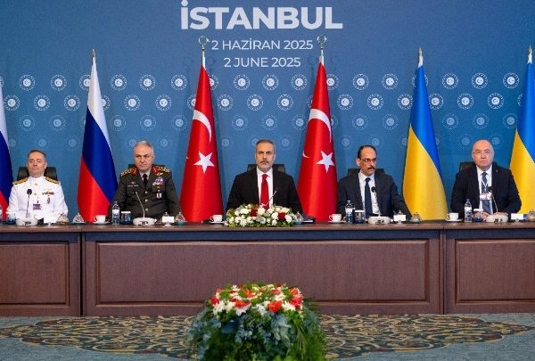 Κωνσταντινούπολη: Δεύτερος… ωριαίος γύρος συνομιλιών Ρωσίας–Ουκρανίας χωρίς συμφωνία για κατάπαυση&hellip;