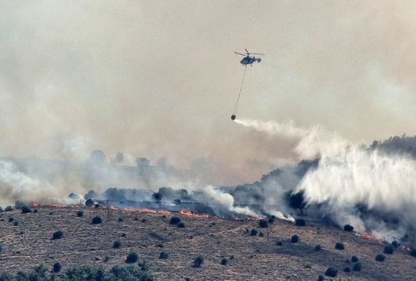 Φλέγεται η Χίος: Τρεις ταυτόχρονες πυρκαγιές – Εκκενώνονται οικισμοί