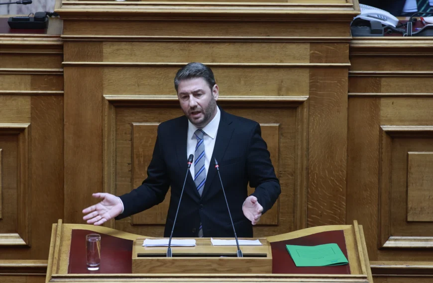 Ανδρουλάκης: «Ο Μητσοτάκης από απολογούμενος, επιτιθέμενος – Θλιβερή&hellip;