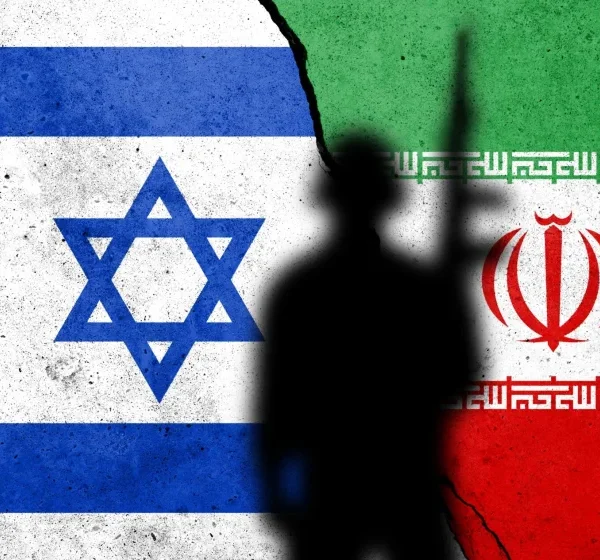 Δημήτρης Τζανιδάκης / Μέση Ανατολή: Ασκήσεις ισορροπίας σε κινούμενη άμμο