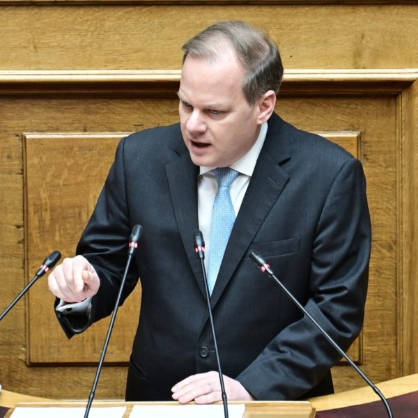 Καραμανλής στη Βουλή: Δεν κρύβομαι, δεν ζήτησε κανείς να κλείσουν&hellip;