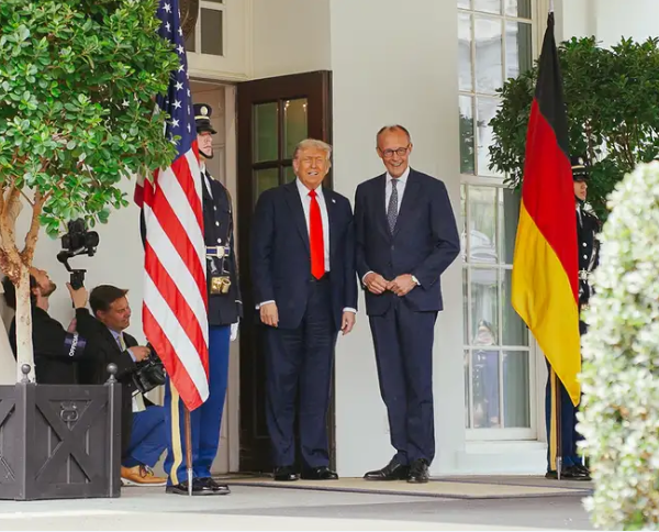 Μερτς στον Λευκό Οίκο: Θετικό κλίμα, ανοιχτά ζητήματα και… πολλή τύχη