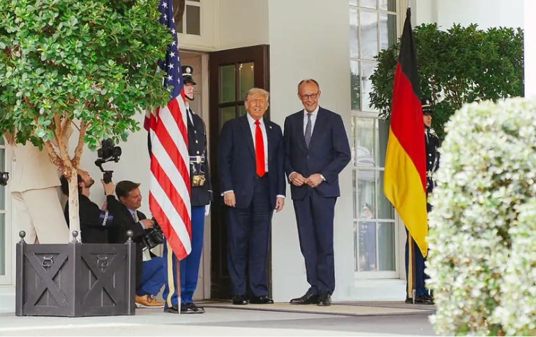 Μερτς στον Λευκό Οίκο: Θετικό κλίμα, ανοιχτά ζητήματα και… πολλή τύχη