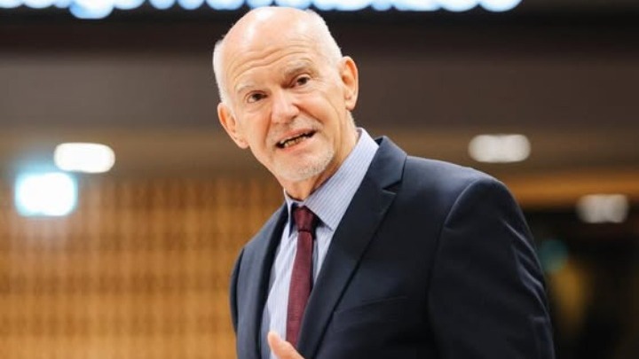 Ο Γιώργος Παπανδρέου απαντά στη Μέρκελ: Τρία διδάγματα από την κρίση και μια «παρεξήγηση» που στοίχισε στην Ευρώπη