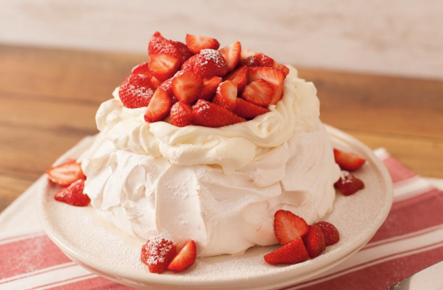Πάβλοβα: Το απόλυτο γλυκό του Καλοκαιριού (και όχι μόνο!)