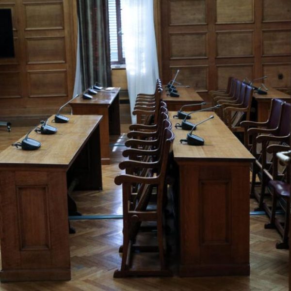 Τέμπη: Ανατροπή με απόσυρση της πρότασης ΣΥΡΙΖΑ – Κασσελάκης: «Η…