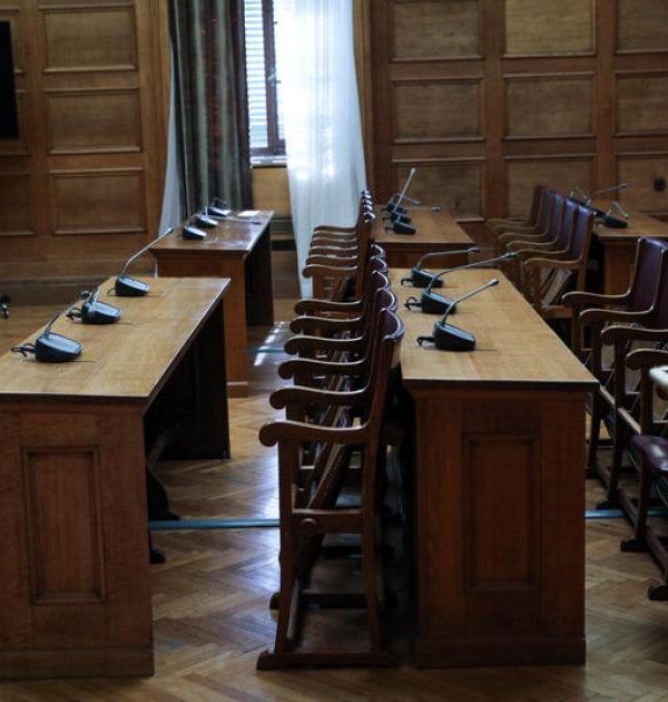 Τέμπη: Ανατροπή με απόσυρση της πρότασης ΣΥΡΙΖΑ – Κασσελάκης: «Η πρόταση των οικογενειών&hellip;