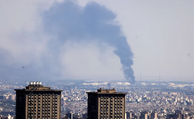 Σφοδρές ισραηλινές αεροπορικές επιθέσεις στο Ιράν – Απάντηση&hellip;