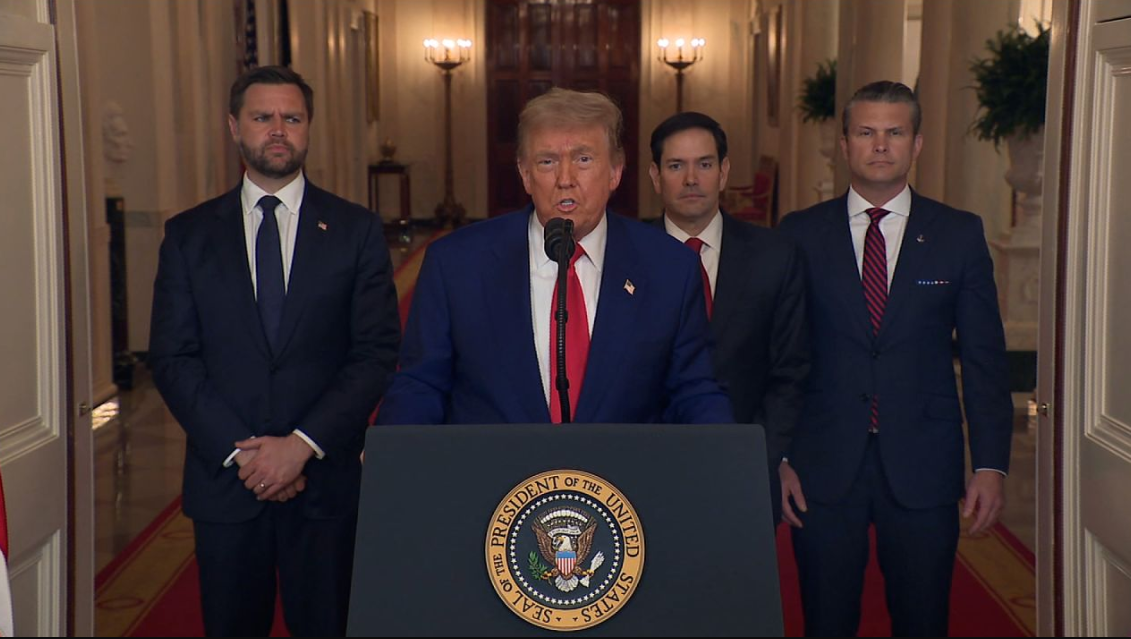 Τραμπ: Αεροπορικά πλήγματα σε πυρηνικές εγκαταστάσεις του Ιράν – «Αν δεν έρθει ειρήνη,…