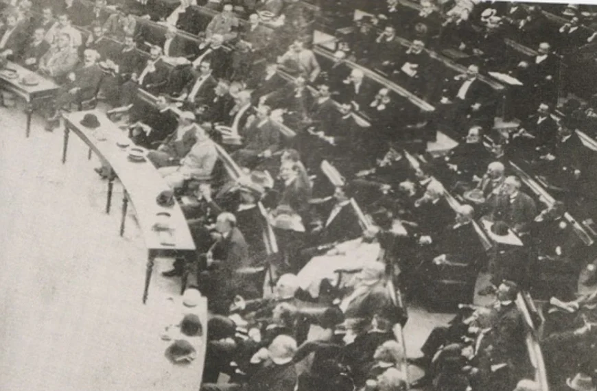 Μονιμότητα στο Δημόσιο: Θεμέλιο του κράτους ή ιστορικό υπόλειμμα φαυλότητας;