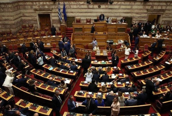 Οριακή έγκριση της προανακριτικής για Καραμανλή με απώλειες για τη&hellip;