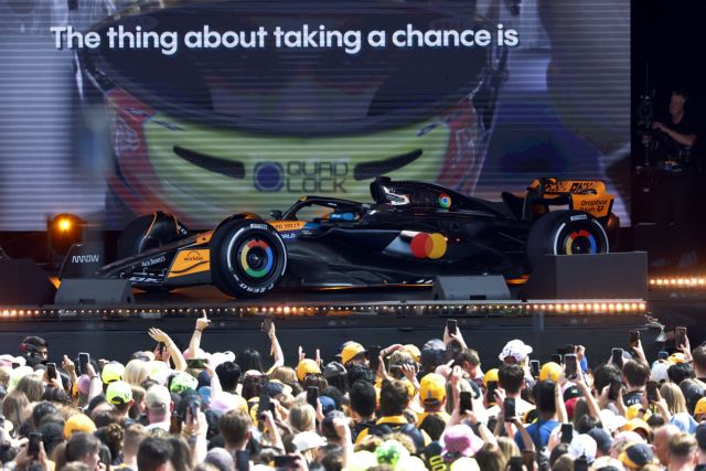 Ο τελευταίος γύρος του Roscoe – O Λιούις Χάμιλτον έκανε ευθανασία στο σκύλο-σύμβολο της F1