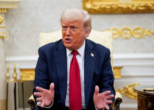 Σεμπαστιάν Ζαν / Ο εμπορικός εκβιασμός του Τραμπ