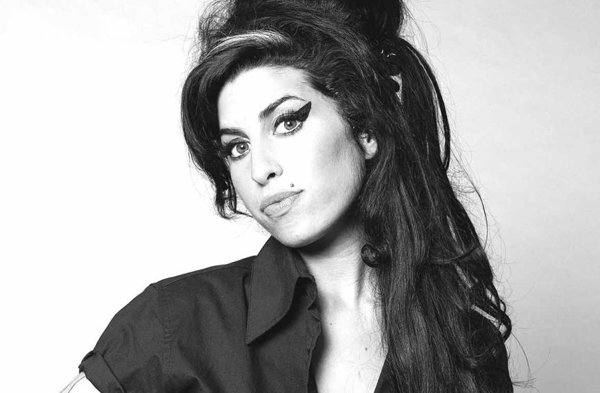 Amy Winehouse: Σαν σήμερα σβήνει ένα από τα μεγαλύτερα ταλέντα του 21ου…