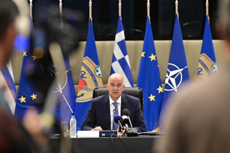 Ριζικές αλλαγές στις Ένοπλες Δυνάμεις: Θητεία μόνο στον Στρατό Ξηράς και αυξήσεις αποζημίωσης