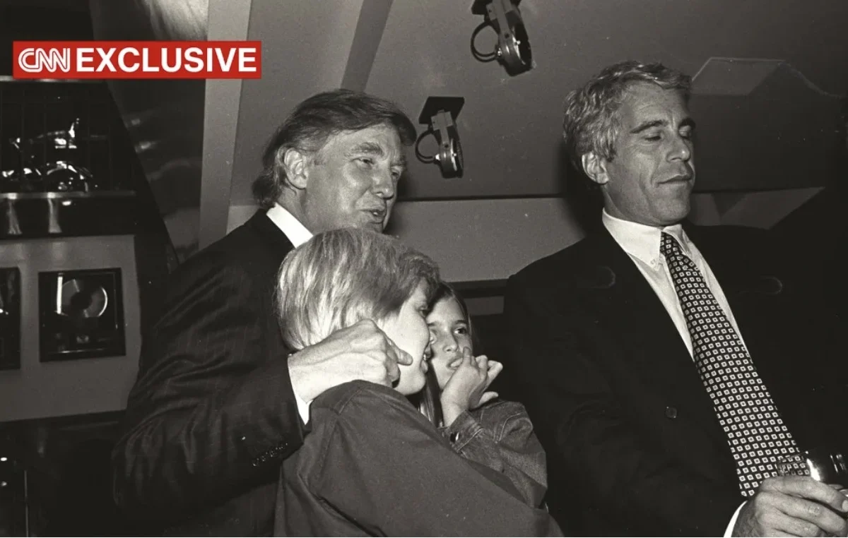 Αποκαλυπτικά ντοκουμέντα του ’90 φέρνουν ξανά στο προσκήνιο τις στενές σχέσεις Τραμπ–Έπσταϊν