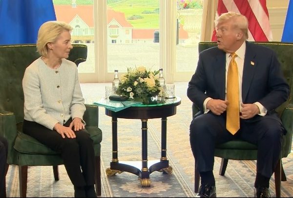 Ο Τραμπ ανακοίνωσε «τη μεγαλύτερη εμπορική συμφωνία» με&hellip;