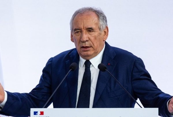 Μπαϊρού: «13 ημέρες για να αποφασίσετε ανάμεσα στο χάος και&hellip;