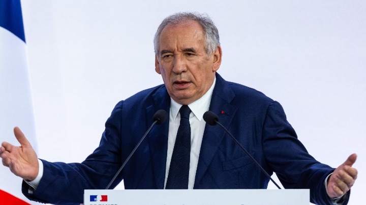 Μπαϊρού: «13 ημέρες για να αποφασίσετε ανάμεσα στο χάος και την υπευθυνότητα»