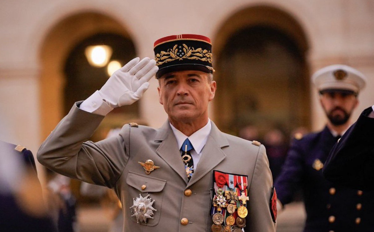 Η Ευρώπη κινδυνεύει να γίνει «θύραμα» αν δεν αποκτήσει στρατιωτική ισχύ, προειδοποιεί ο…