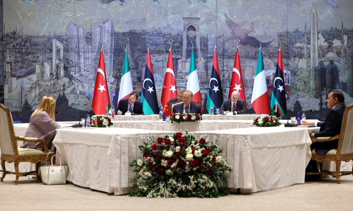 Τριμερής Τουρκίας-Ιταλίας-Λιβύης στην Κωνσταντινούπολη: Η Ελλάδα εκτός σημαντικών περιφερειακών εξελίξεων
